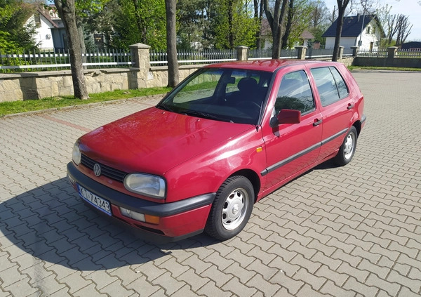 Volkswagen Golf cena 5700 przebieg: 118387, rok produkcji 1993 z Koło małe 29